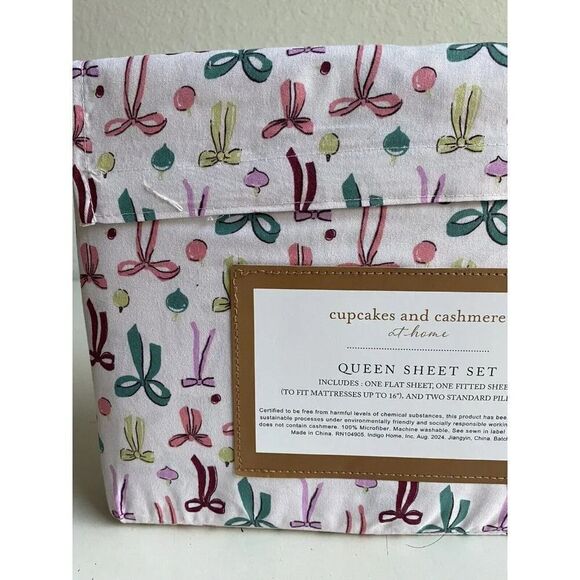 Cupcakes and Cashmere Bows Ornaments QUEEN SIZE Sheet Set Christmas Bows NEW - Picture 10 of 12